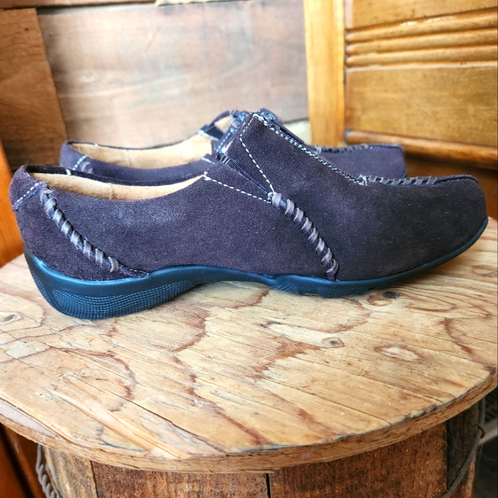 NATURALIZER/ NATURAL SOUL SUEDE SHOES- WOMENS SIZE 8.5